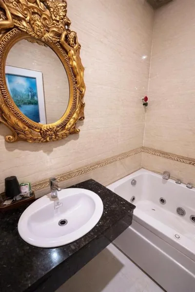 Crowne Hotel – Ảnh 6