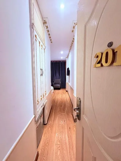 Crowne Hotel – Ảnh 14